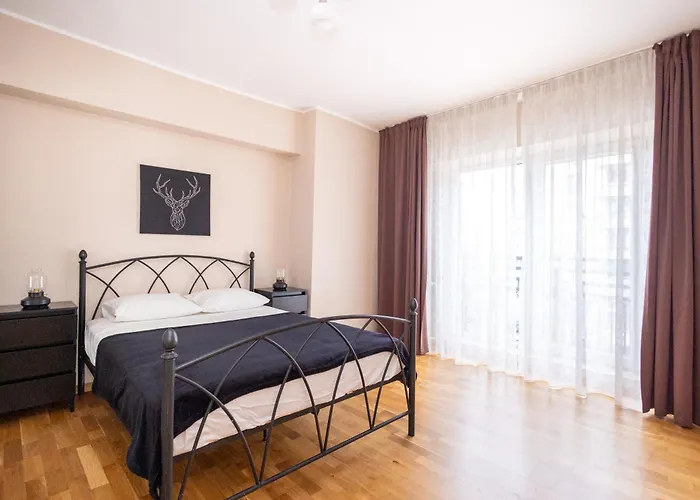 New Walter Old Center * Bukurešť