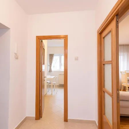 New Walter Old Center Apartment Bukarest
