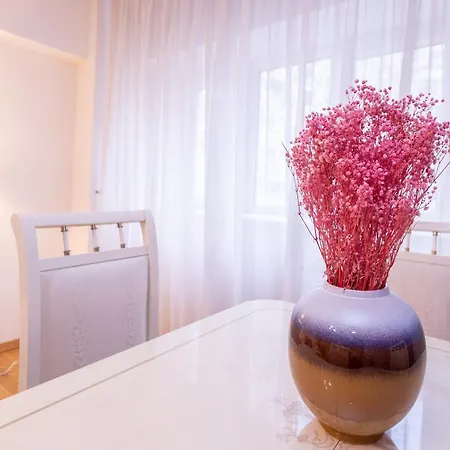 New Walter Old Center * בוקרשט