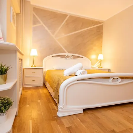 New Walter Old Center Bucarest