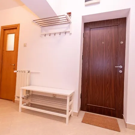 New Walter Old Center * בוקרשט