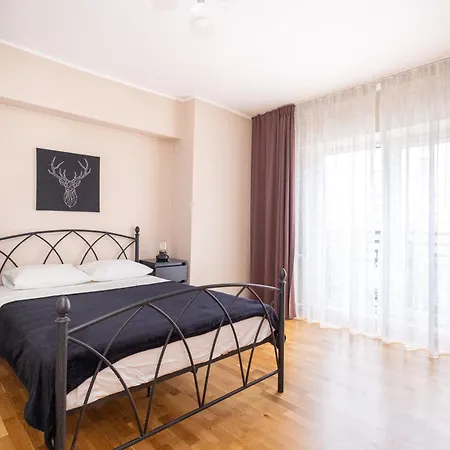 New Walter Old Center * Bukarest