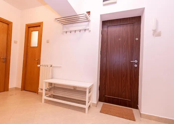 New Walter Old Center * Бухарест