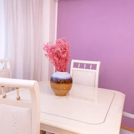 New Walter Old Center * Boekarest