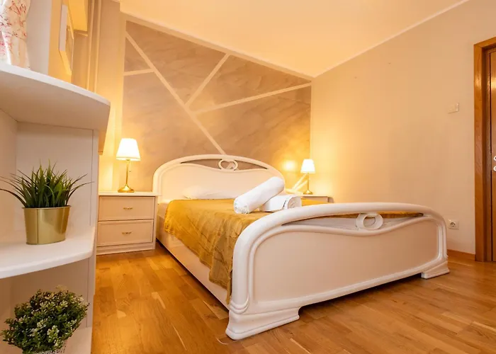 New Walter Old Center Bucarest