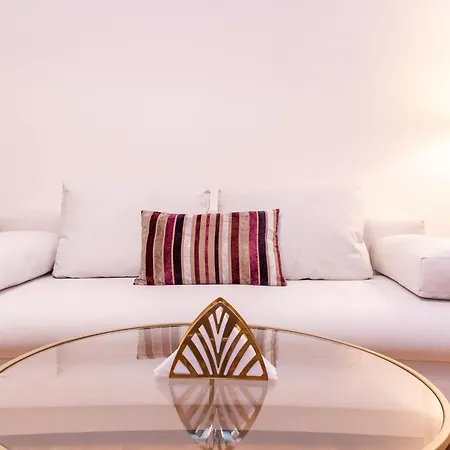 Daire New Walter Old Center